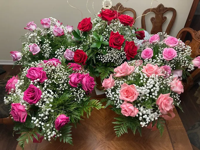 Romantic pink and red roses